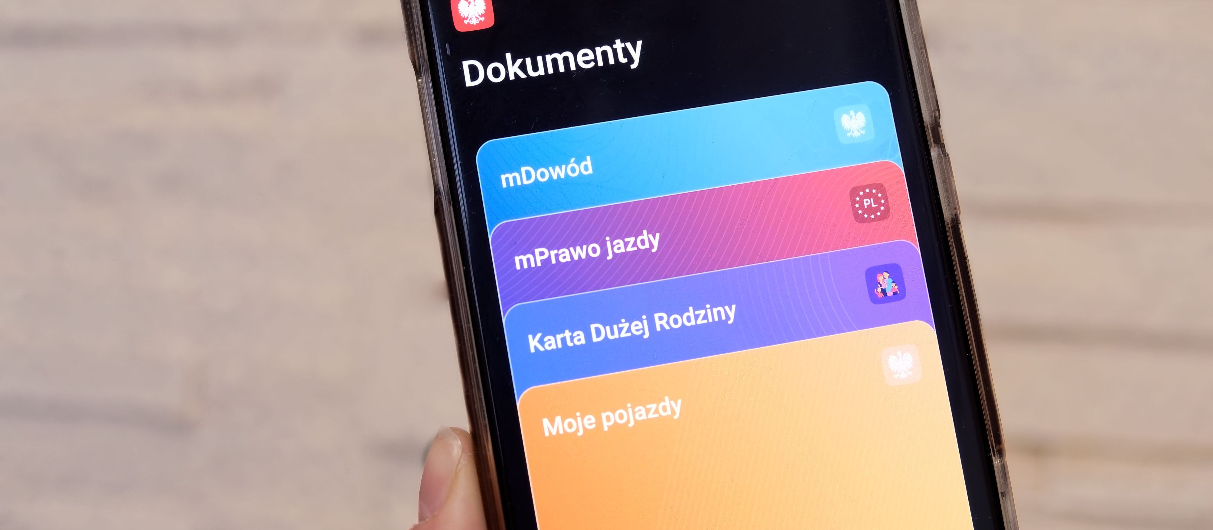 Wniosek o prawo jazdy i umowa sprzedaży auta w mObywatelu. Ministerstwo ujawniło projekt