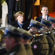 Ceremonia powitania kanclerz Angeli Merkel. Przed poniedziałkowymi rozmowami z premierem Mateuszem M