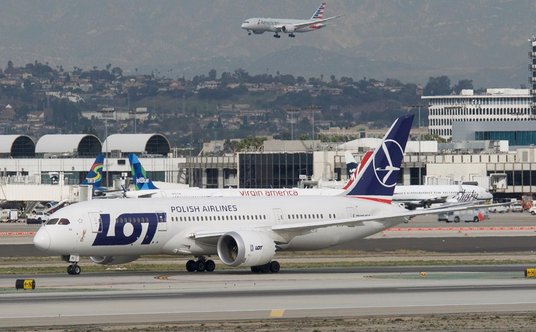 LOT Polskie Linie Lotnicze Boeing 787-800 Dreamliner; SP-LRG@LAX; 30.01.2018 r. Kołowanie po przyloc