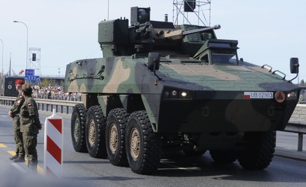KTO Rosomak ze ZSSW-30 z 21. Brygady Strzelców Podhalańskich 18. Dywizji Zmechanizowanej na defiladz