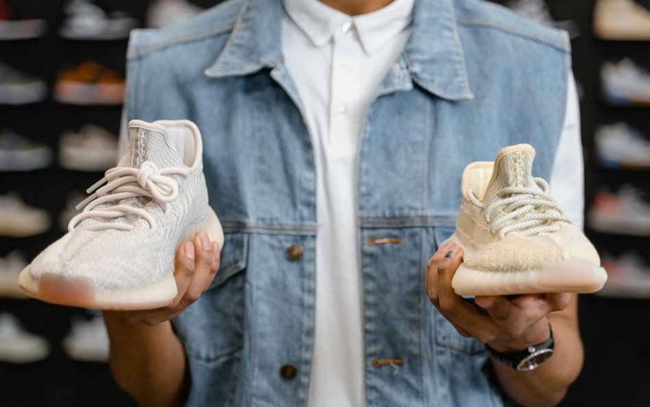 Adidas ma problem: Kanye West ciągnie giganta w dół. „Liczby mówią za siebie”