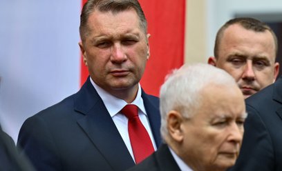 Przemysław Czarnek i Jarosław Kaczyński zajmują czołowe miejsca w rankingu nieufności