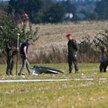 Służby w miejscu upadku rosyjskiego drona w miejscowości Wohyń.