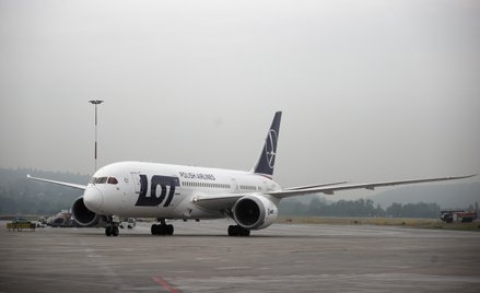 Boeing 787 Dreamliner w barwach PLL LOT. Zdjęcie ilustracyjne