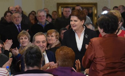 Sondaż: PiS na czele, Nowoczesna traci