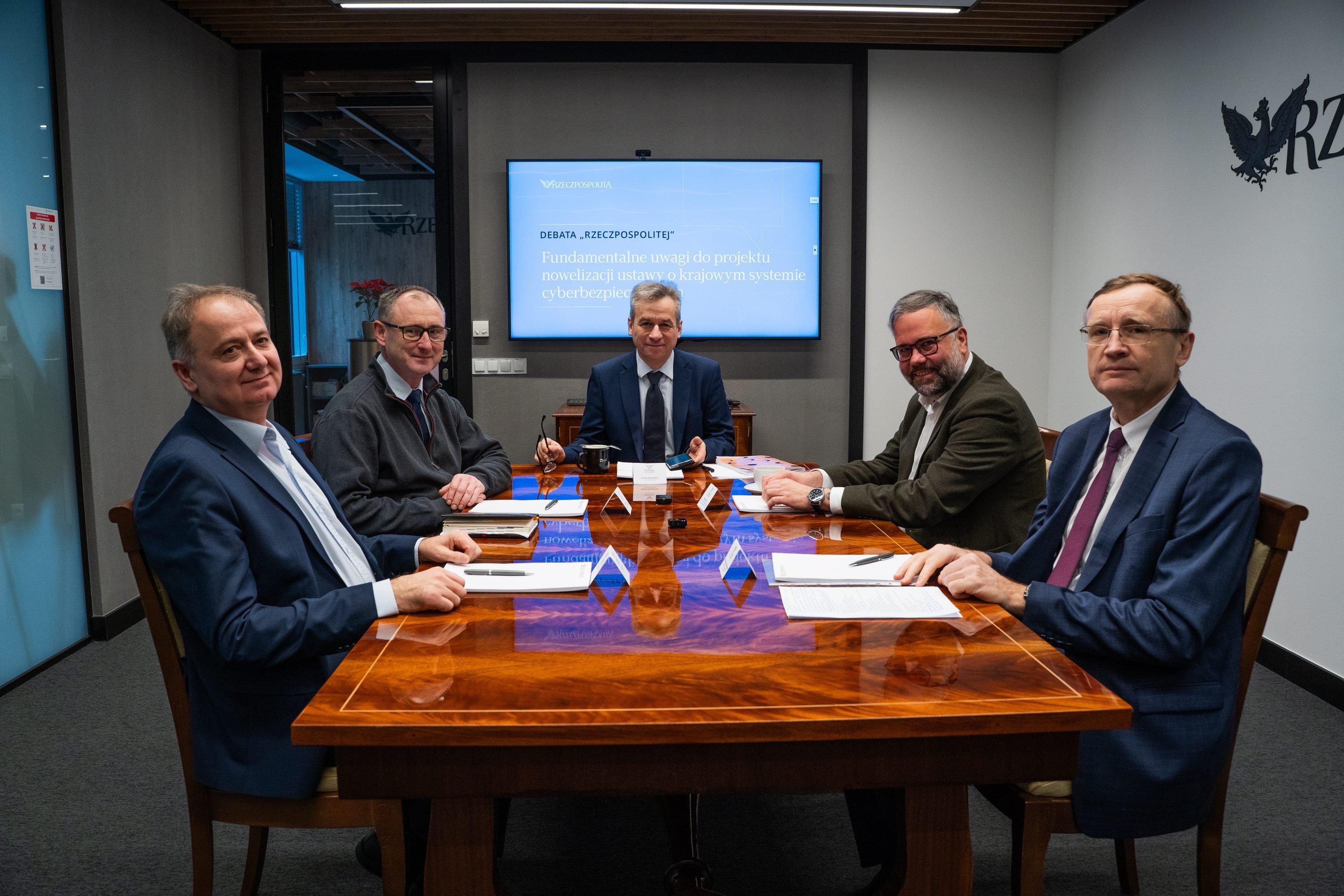 Surowe rygory dla sieci 5G rozszerzono bez potrzeby