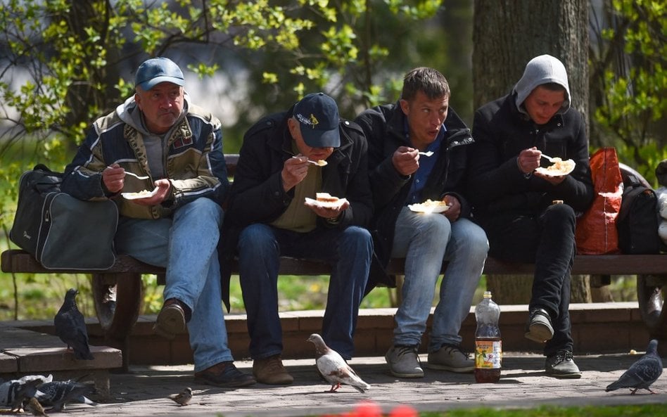 Białoruś: Lekarze-ochotnicy pomagają bezdomnym w Mińsku