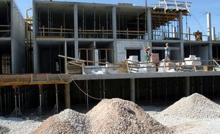 Hurtownie budowlane bez pieniędzy