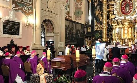 Uroczystości pogrzebowe kard. Mariana Jaworskiego. Krakowski Sanepid szuka osób, które mogły mieć ko