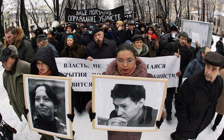 Uczestnicy marszu nieśli fotografie Baburowej i Markiełowa