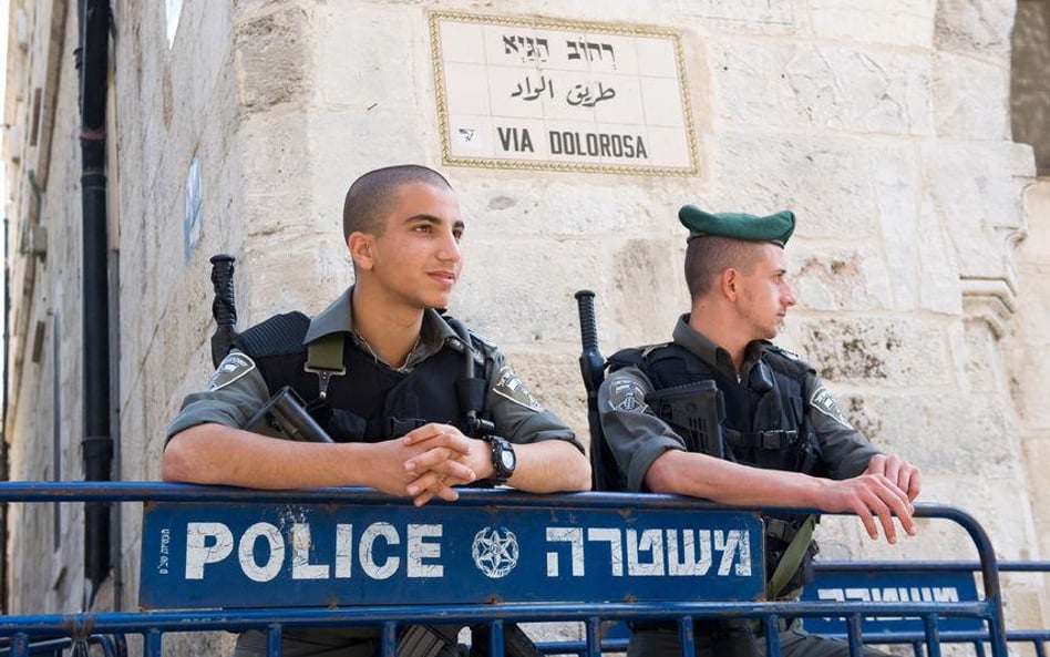 Izrael: Palestyńczycy zaatakowali strażaków i policjantów