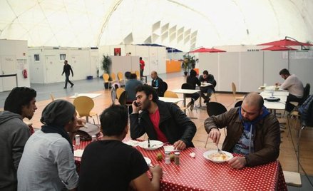 Uciekinierz z Syrii w jednym ze schronisk dla azylantów w Berlinie