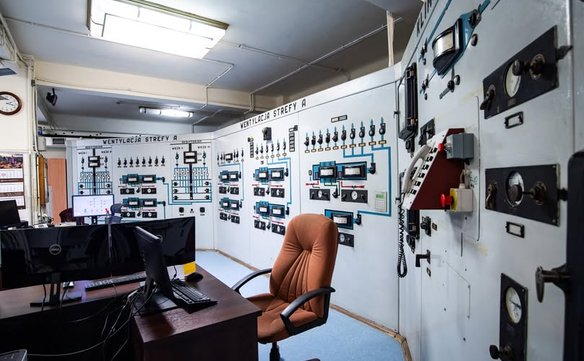 W podziemiach Pałacu Kultury i Nauki znajduje się techniczne centrum sterowania, które nigdy nie zas