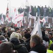 Przed siedzibą JSW demonstrowało w środę kilka tysięcy osób. W kopalniach spółki wielu górników stra
