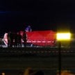 Służby ratownicze w miejscu katastrofy F-16 na terenie 42. Bazy Lotnictwa Szkolnego w Radomiu