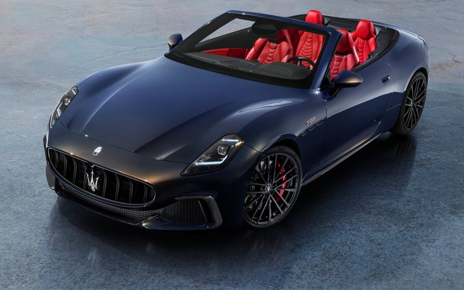 Maserati GranCabrio w wersji Trofeo ma 550 KM