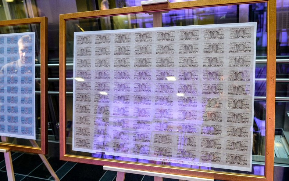 Polska Wytwórnia Papierów Wartościowych S.A. zaprezentowała w piątek banknoty o kryptonimie "E-71", 