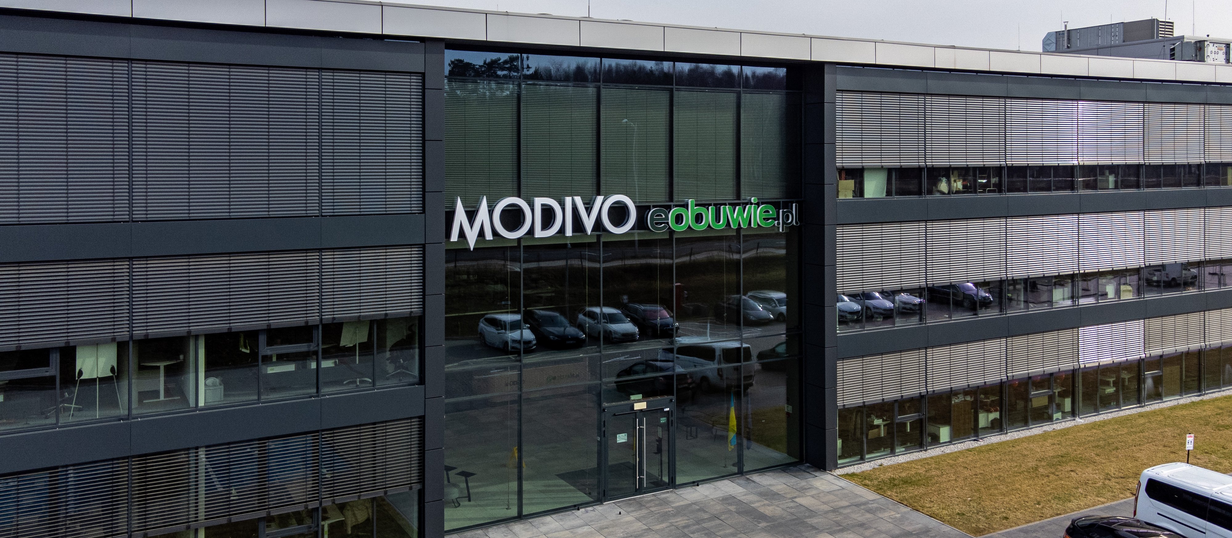 Modivo: odpisy na Worldbox i dawne eObuwie obniżą wyniki półrocza