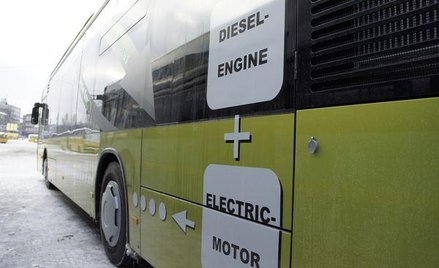 W Krakowie będą buspasy i darmowe parkingi dla hybryd i aut elektrycznych