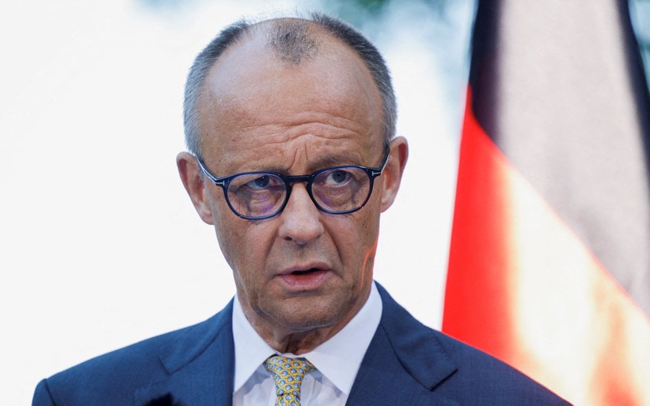 Kanclerz Friedrich Merz, mimo przeżywanego bólu, pochwalił piłkarzy za „zaangażowanie i zespołowego 