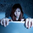 Nękane osoby często nie wiedzą jak poradzić sobie ze stalkerami. Popadają w depresje i stany lekowe