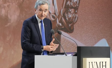 Jak ustalił „Financial Times” na podstawie rozmów z osobami bliskich kierownictwu firmy, LVMH rozważ