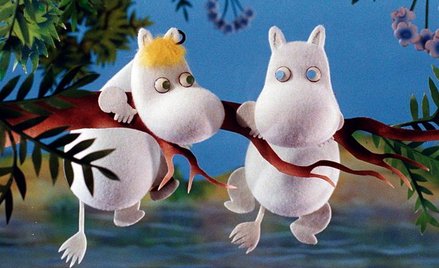 Dolinę Muminków zalewa powódź. Stworzonka znoszą ten kataklizm ze stoickim spokojem i nie tracąc pog