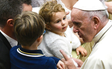 Papież: Dzieci się mnie boją. Myślą, że zrobię im zastrzyk