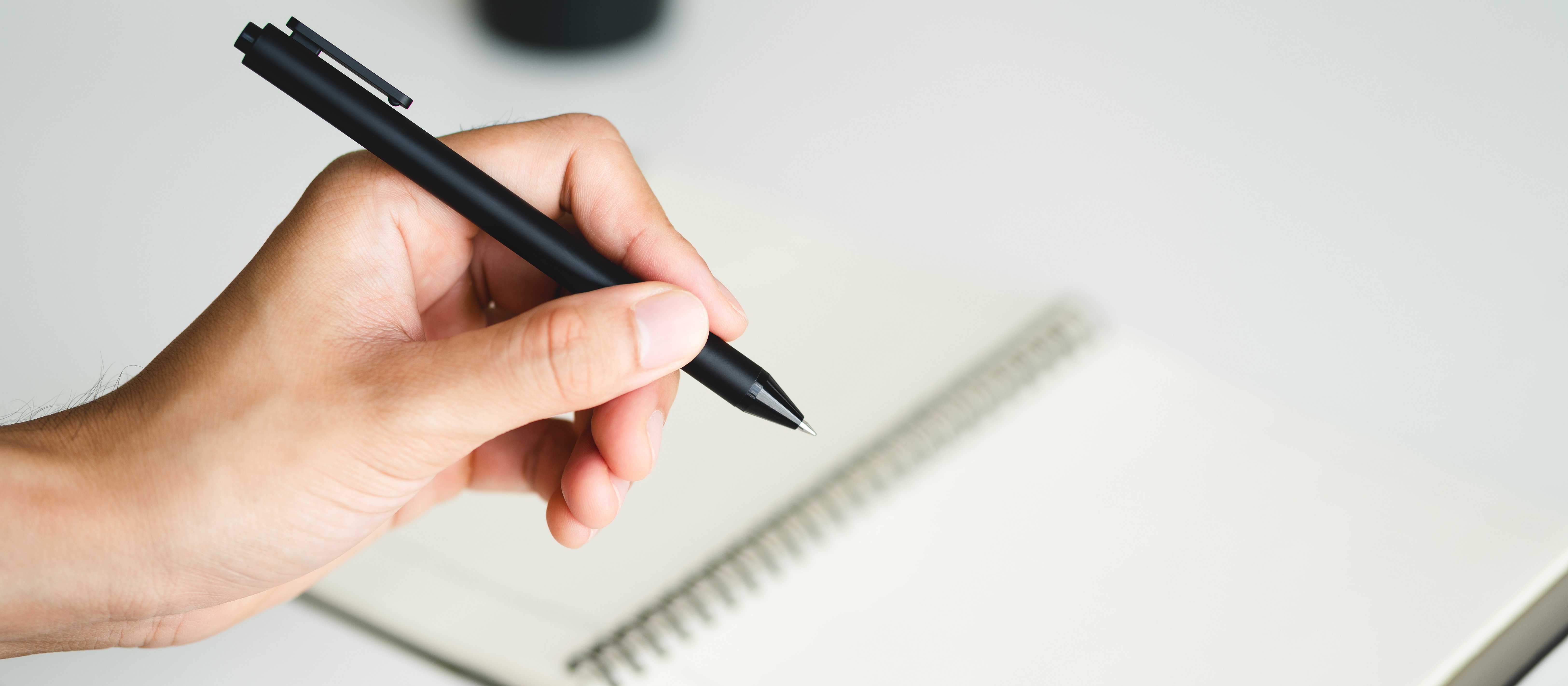 Włoscy naukowcy odkryli, dlaczego leworęczni mają przewagę nad praworęcznymi