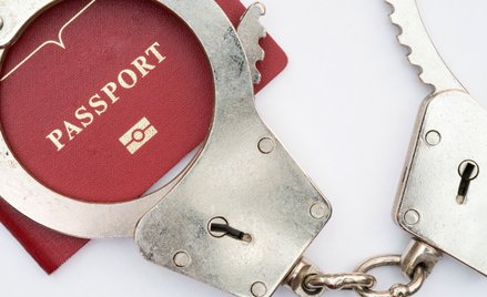 SN: ma dwa paszporty, może przenieść się do niemieckiego więzienia