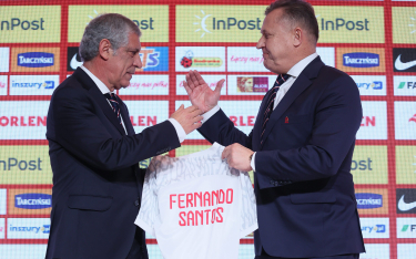 Fernando Santos (z lewej) ma 68 lat, prowadził już reprezentacje Grecji (2010–2014) i Portugalii (20