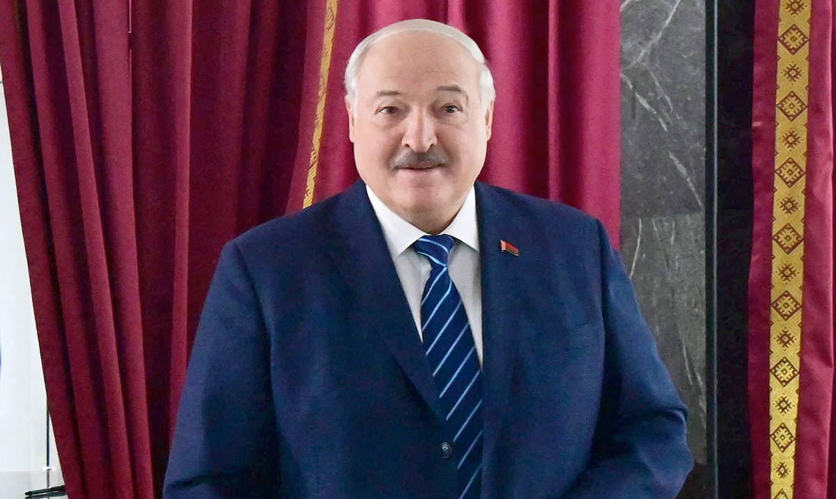 The new position of Alexander Lukashenko.  A dictator is a hostage of his regime