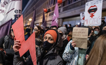 Warszawa: Protest przed siedzibą MEN. Zablokowano wjazd