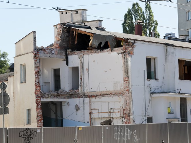 Modernizacja przy ul. Belwederskiej 16 ma zakończyć się za niecałe dwa lata