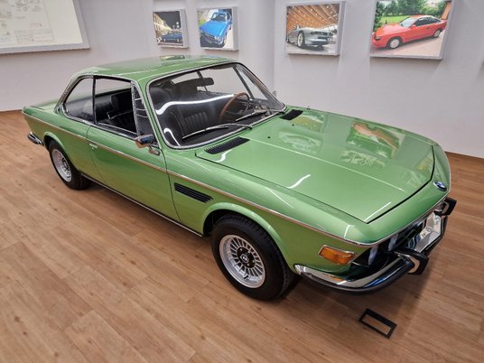 Egzemplarz z 1972 roku jest w pełni oryginalny, więc widać na nim pewien upływ czasu.