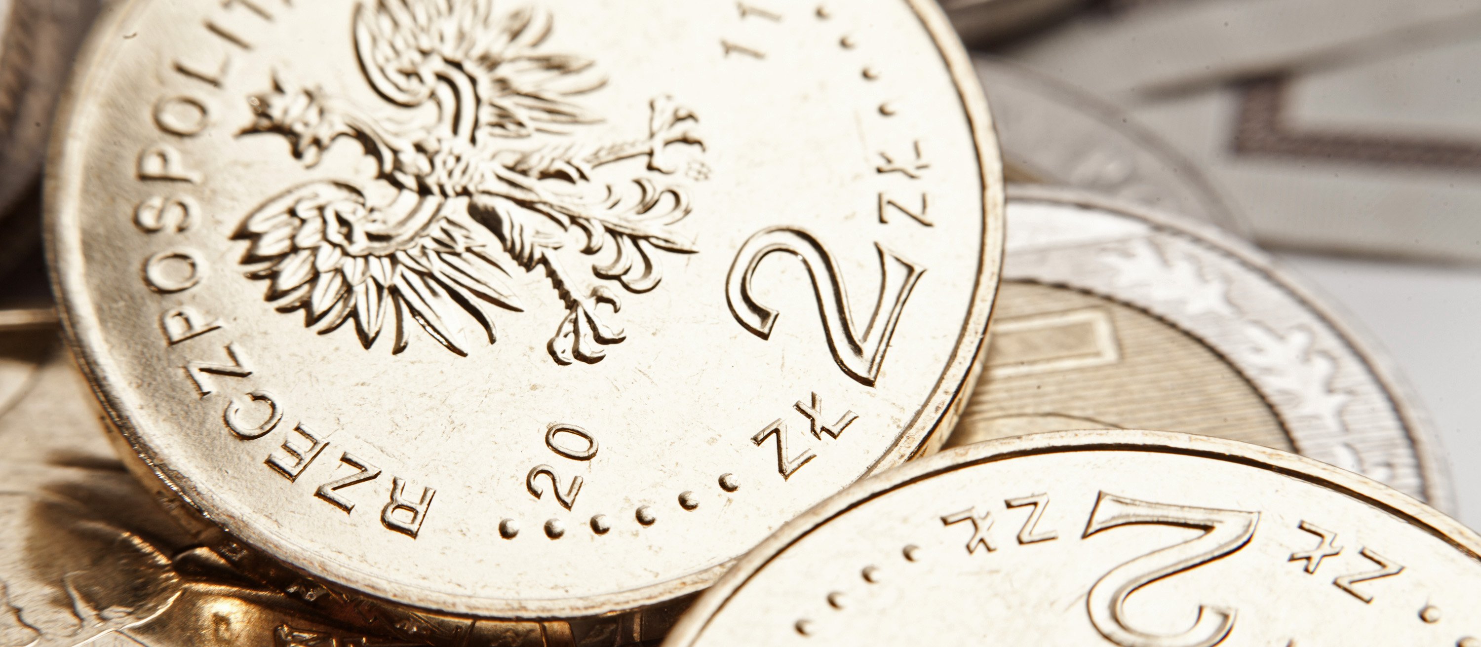 Złoty odbija po słabszych danych z USA. Dolar wyceniany na 3,78 zł