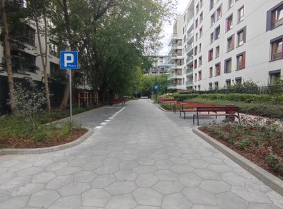 Ul. K. Brandysa na Żoliborzu ma formę woonerfu