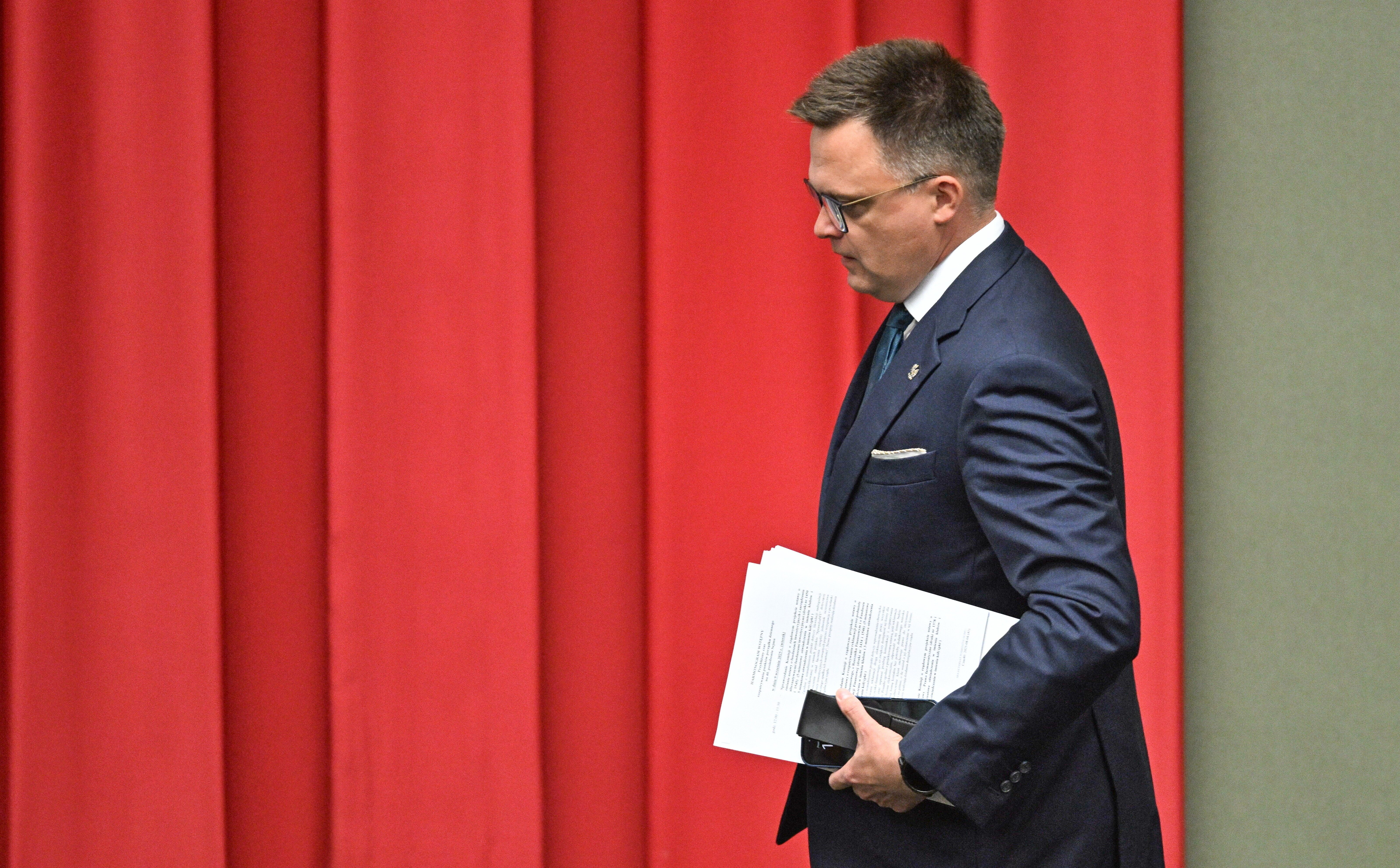 Niedokończona rekonstrukcja rządu, czyli czekając na Fanatykaę. Historia bez happy endu