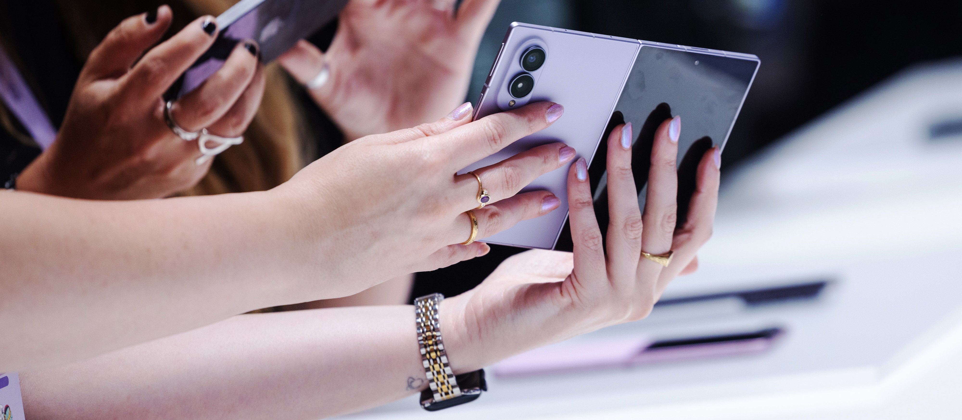Samsung pokazał nowe telefony. Stawia na składaki i AI, ale najwięcej emocji budzą ceny
