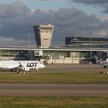 Spór kontrolerów ruchu z kierownictwem PAŻP dotyczył początkowo lotnisk w Warszawie (na zdjęciu) i M
