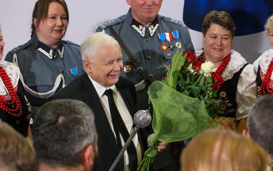 Sondaż. PiS potrzebuje 37 głosów do samodzielnych rządów