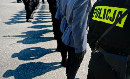 Policja: Nie ma materacy, są zarzuty dla komendanta