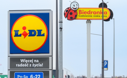 Dyskonty Lidl i Biedronka obok siebie przy ul. Planetarnej w Zalasewie