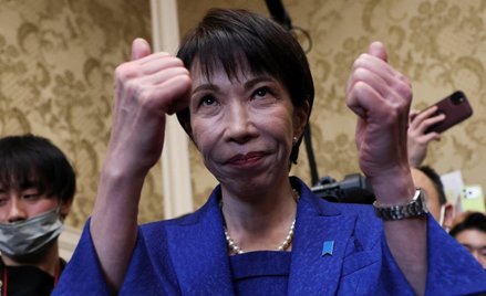 Sondaże wskazują, że premier Sanae Takaichi cieszy się dużą popularnością, a jej Partia Liberalno-De