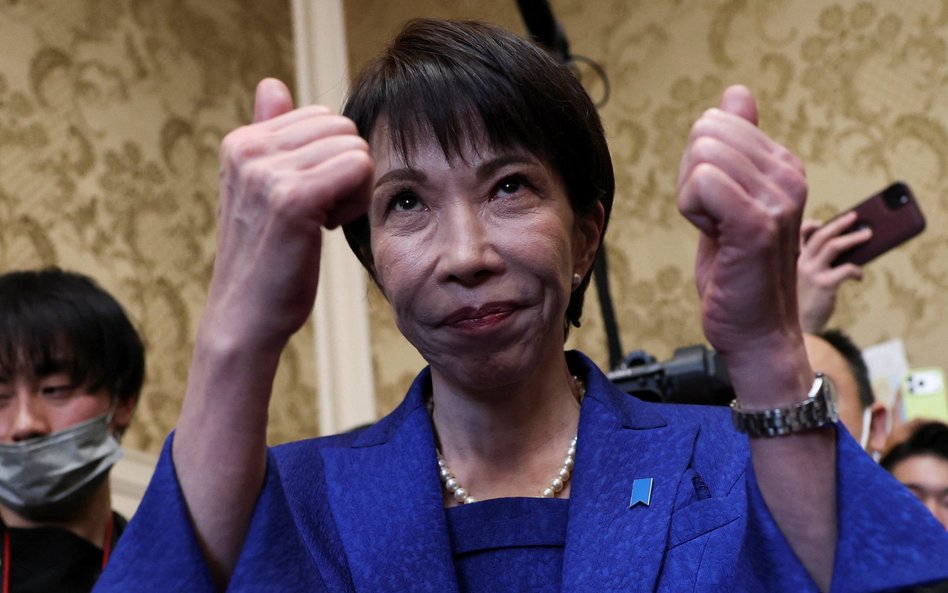 Sondaże wskazują, że premier Sanae Takaichi cieszy się dużą popularnością, a jej Partia Liberalno-De