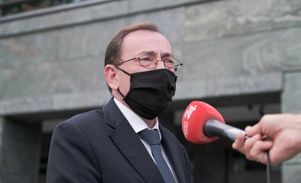 Służby wysyłają sms-y do migrantów. Mariusz Kamiński podał treść