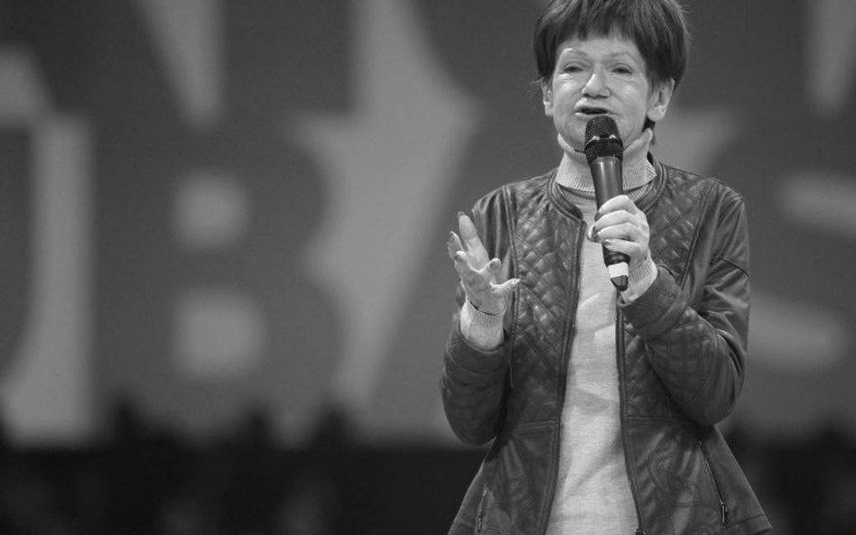 MARIA CZUBASZEK (9 SIERPNIA 1939 R. - 12 MAJA 2016 R.) Znana polska pisarka, satyryczka i dziennikar