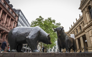 Europejskie akcje dystansują Wall Street