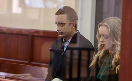 Oskarżony Sebastian M. (L) i jego obrońca Katarzyna Hebda (P) w Sądzie Rejonowym w Piotrkowie Trybun