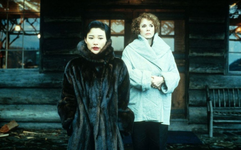 Joan Chen jako Jocelyn "Josie" Packard i Piper Laurie jako Catherine Martell